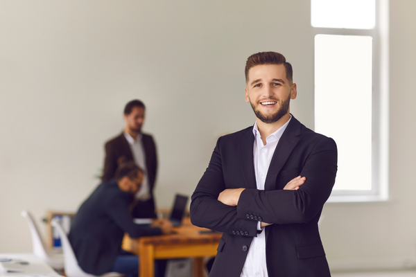 who is a project manager? and what are the duties and responsibilities of a PM